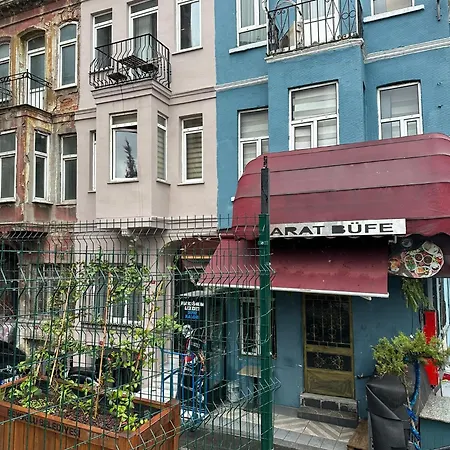 Leon Taksim